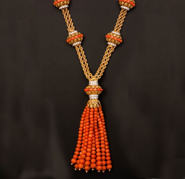 coral-tassel-necklace
